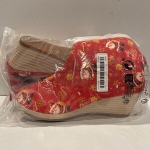 Source Unknown Red Santa Wedges